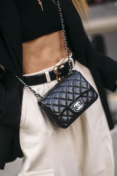 look con bolso chanel|bolso de Chanel.